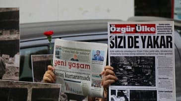 Вспоминая нападение на газету «Özgür Ülke» 27 лет назад