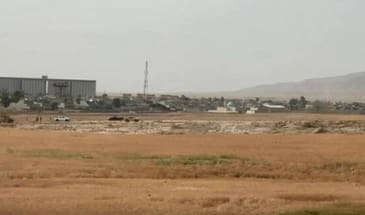 Иракская армия роет траншеи вокруг лагеря «Махмур»