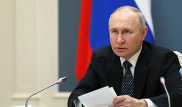 Путин заявил, что обвальный сценарий для российской экономики не произойдет