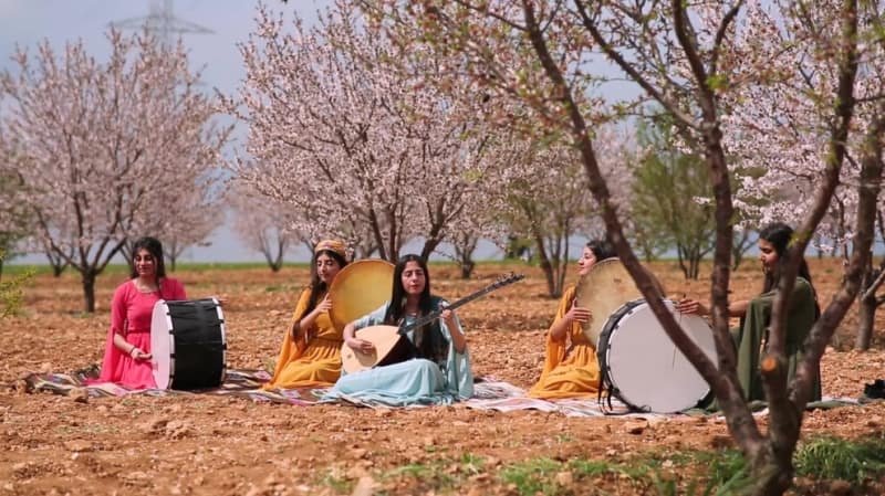 Движение «Золотого Полумесяца»в Африне выпустило новую песню «Я женщина, я жизнь»