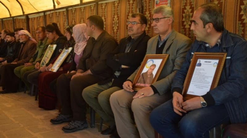 Жители Кобани выражают соболезнования семьям героям